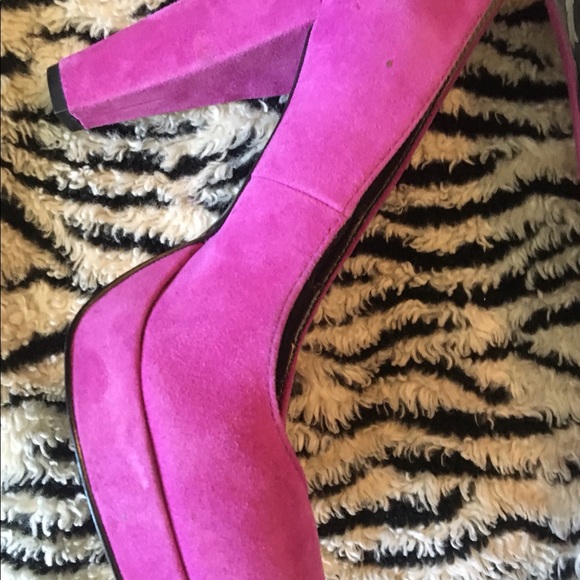 🔆SOLD🔆 CALVIN KLEIN HEELS ~ sz9 - Picture 2 of 14